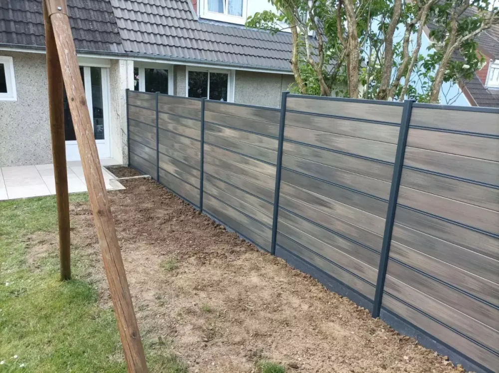 Pose de clôture près de Agon-Coutainville